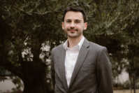 Olivier Chanas, directeur de la Résidence Les Vignes de Suresnes. ©Déborah Lesage Olivier Chanas, directeur de la Résidence Les Vignes de Suresnes. ©Déborah Lesage