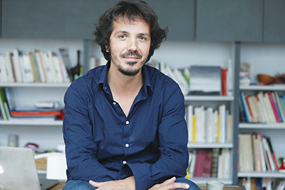 Alzheimer : une résidence théâtrale pour réinventer la vie en collectivité Alzheimer : une résidence théâtrale pour réinventer la vie en collectivité