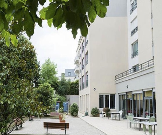 Inauguration de l’EHPAD Les Vignes à Nanterre célébrant la fin des travaux d’embellissement