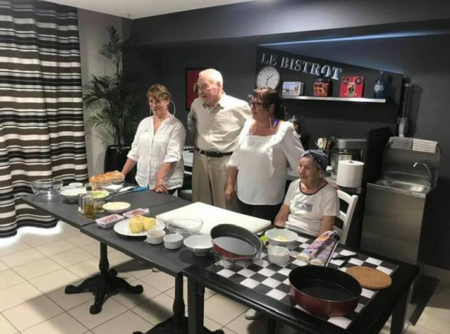 À la Résidence Les Ormes, les férus de cuisine ont participé à l’émission de Cyril Lignac. ©DR