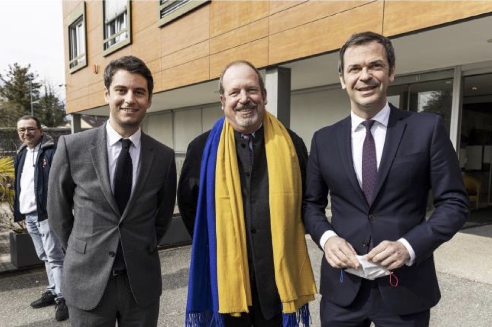 Visite de l'EHPAD La Maison des Ombrages par Olivier Véran et Gabriel Attal