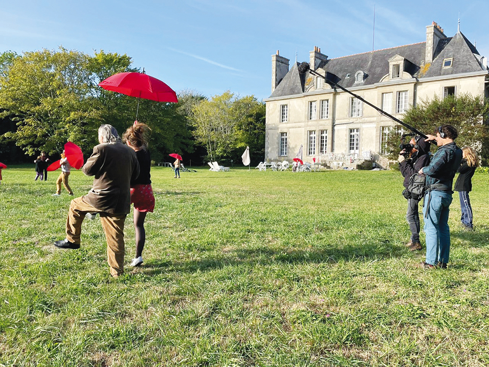 Alzheimer : une résidence théâtrale pour réinventer la vie en collectivité Alzheimer : une résidence théâtrale pour réinventer la vie en collectivité