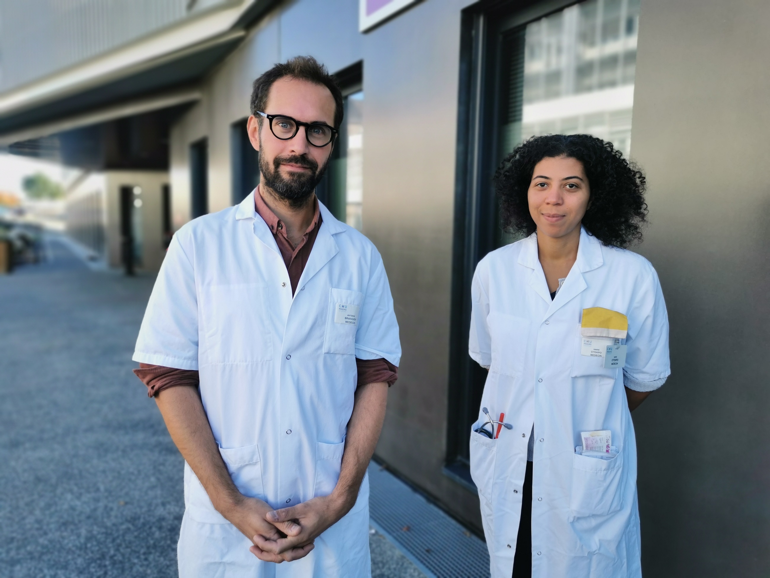 Dr Antoine Brangier, chef du service de médecine gériatrique, et Dr Marie Otekpo, gériatre et coordinatrice du nouvel hôpital de jour Longévité et santé. © Audrey Capitaine CHU d'Angers