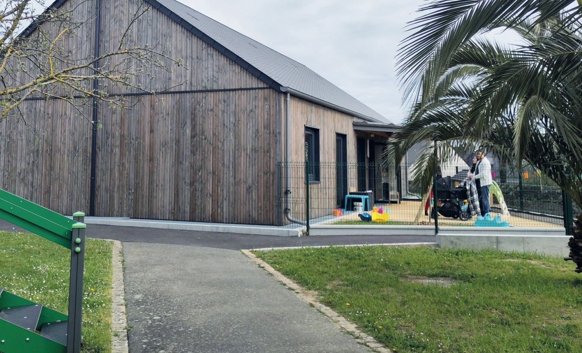 Quand les tout-petits redonnent vie aux EHPAD, l’exemple inspirant de Saint-Malo 
