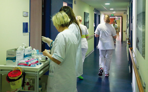 Réduire les troubles musculo-squelettiques chez les soignants : l'importance d'un matériel adapté